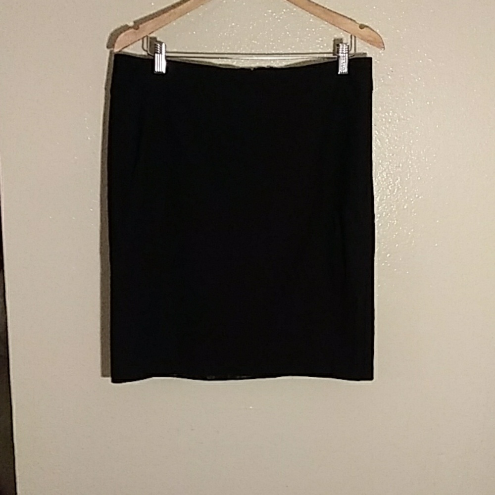 Black lined skirt plus size 16